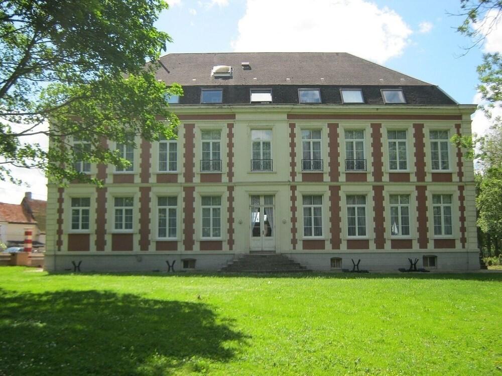 Chateau De Moulin Le Comte Panzió Aire-sur-la-Lys Kültér fotó