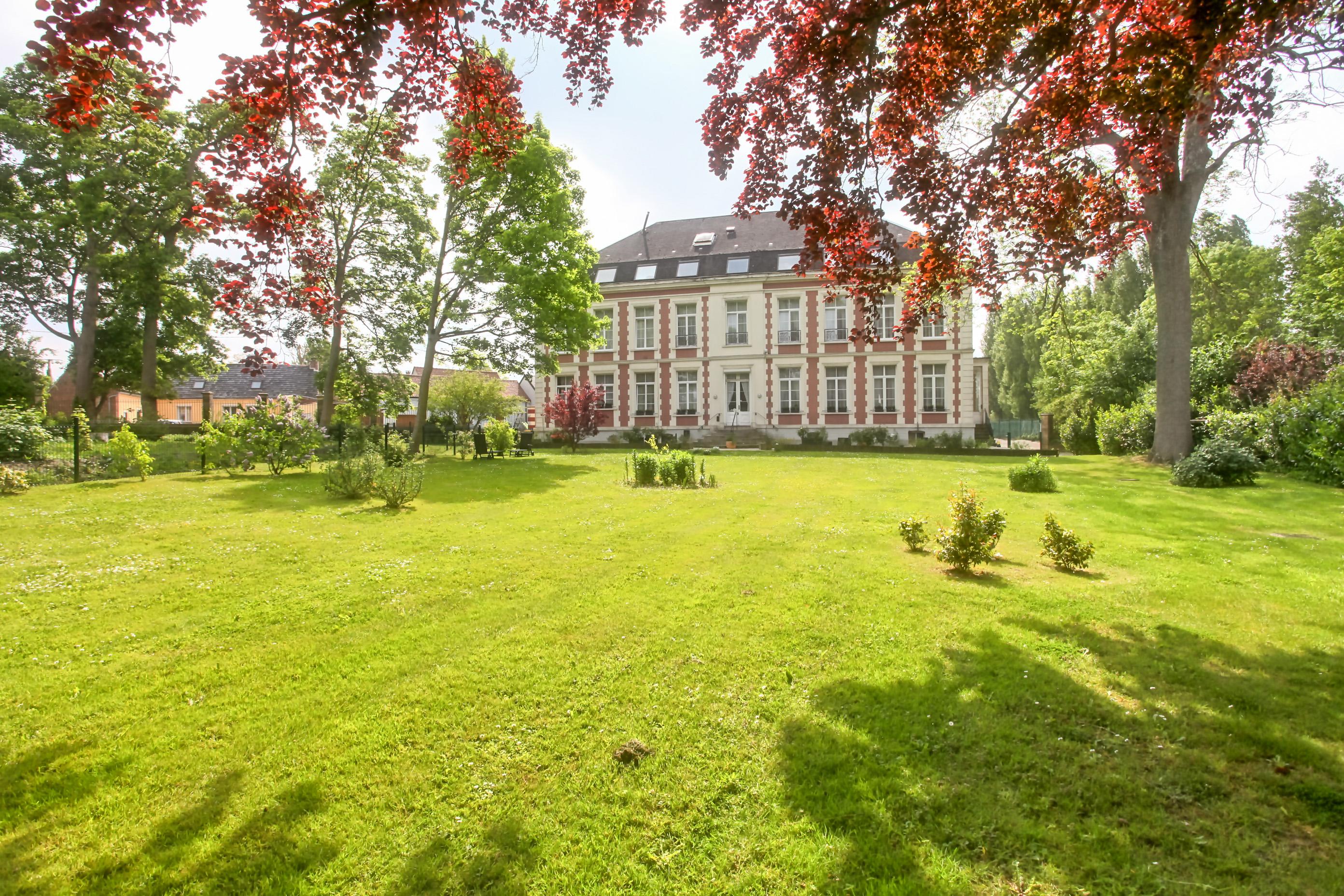 Chateau De Moulin Le Comte Panzió Aire-sur-la-Lys Kültér fotó